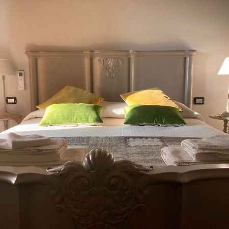 I Grappoli Divini Bed & Breakfast Viarigi Bagian luar foto