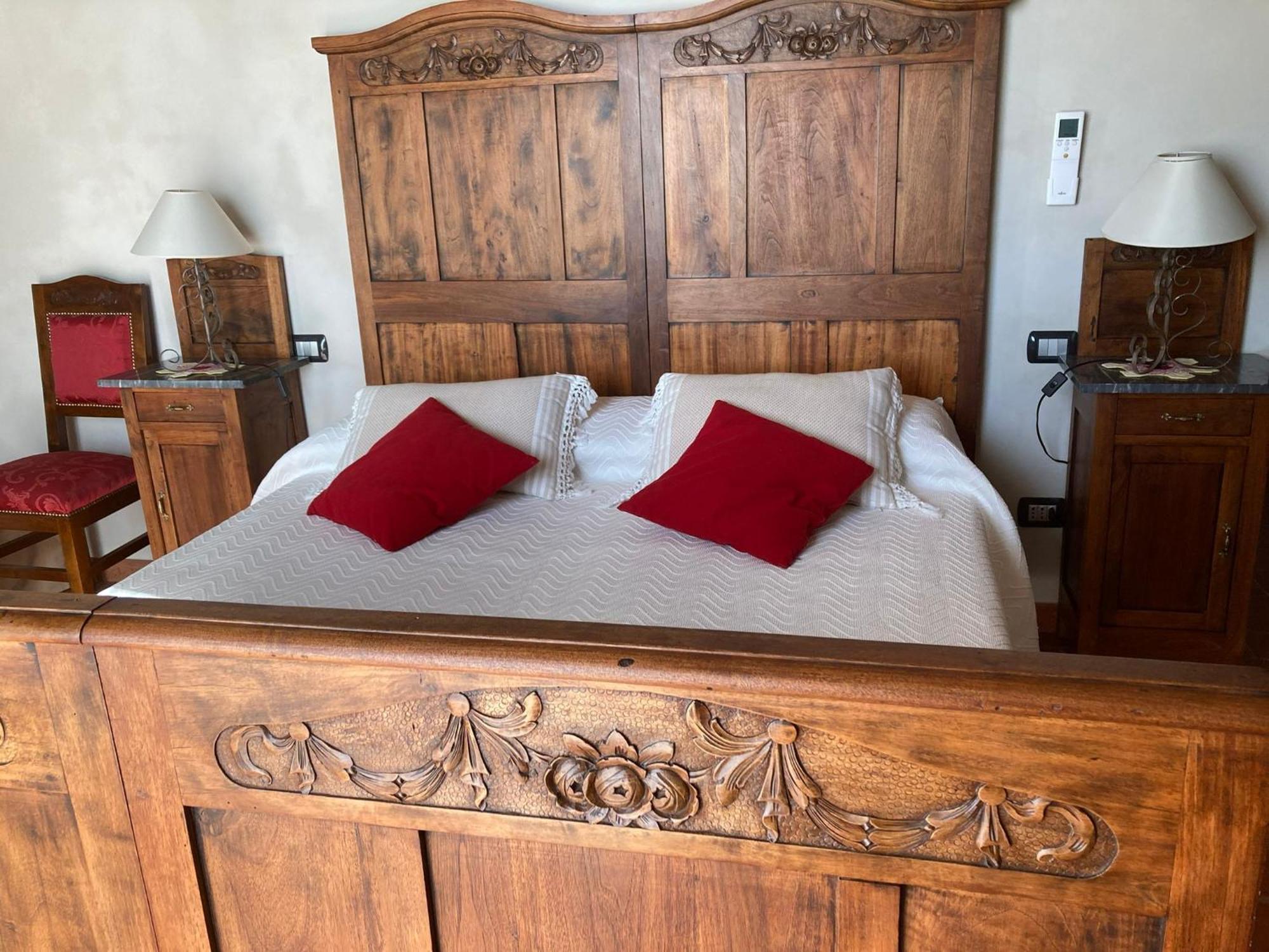 I Grappoli Divini Bed & Breakfast Viarigi Bagian luar foto