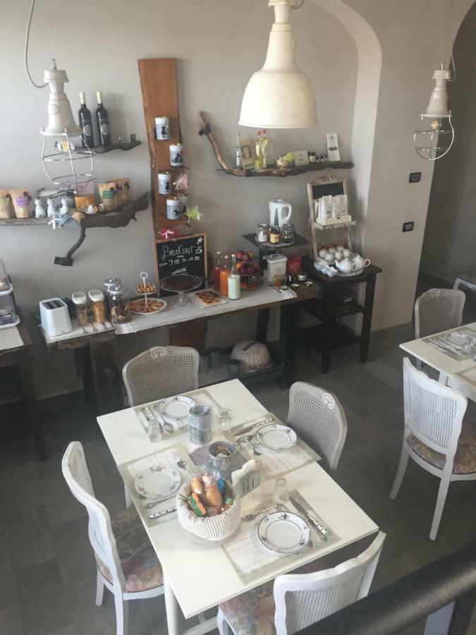 I Grappoli Divini Bed & Breakfast Viarigi Bagian luar foto