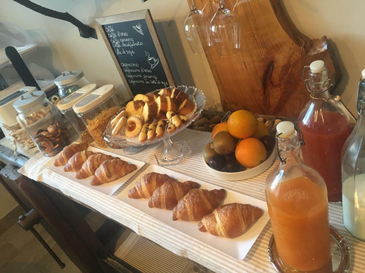 I Grappoli Divini Bed & Breakfast Viarigi Bagian luar foto