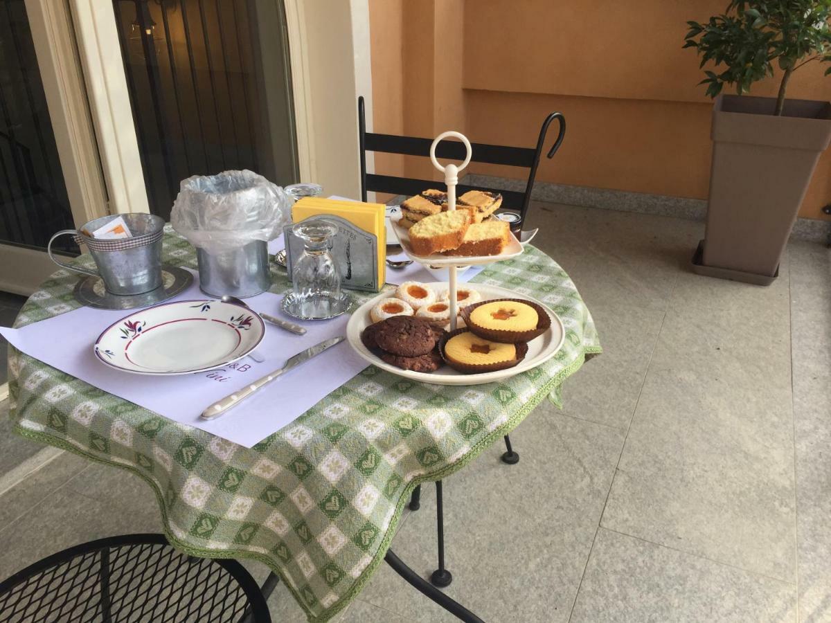 I Grappoli Divini Bed & Breakfast Viarigi Bagian luar foto